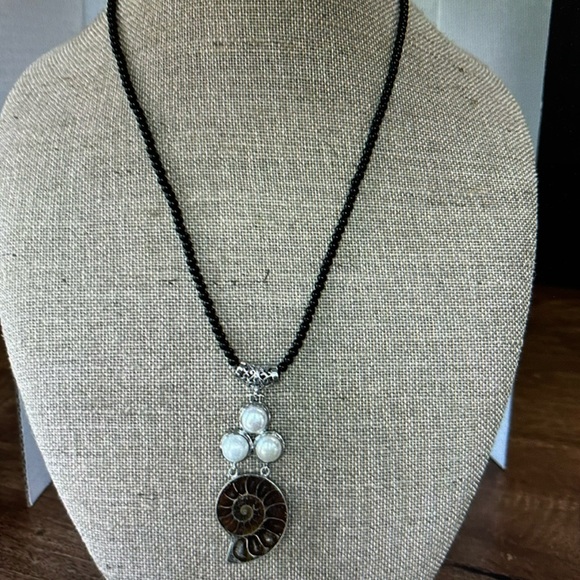 Ammonite fossil pearl silvertone pendant black round ball beaded 24” necklace - Picture 1 of 6